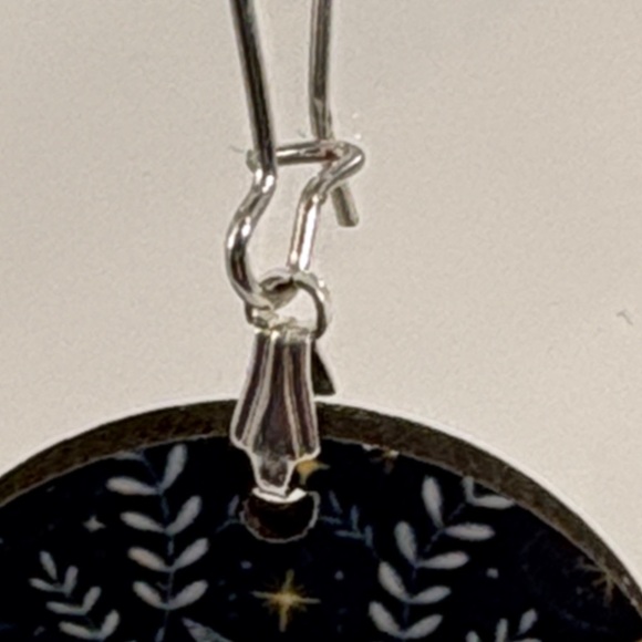 Moth earrings - Picture 6 of 7